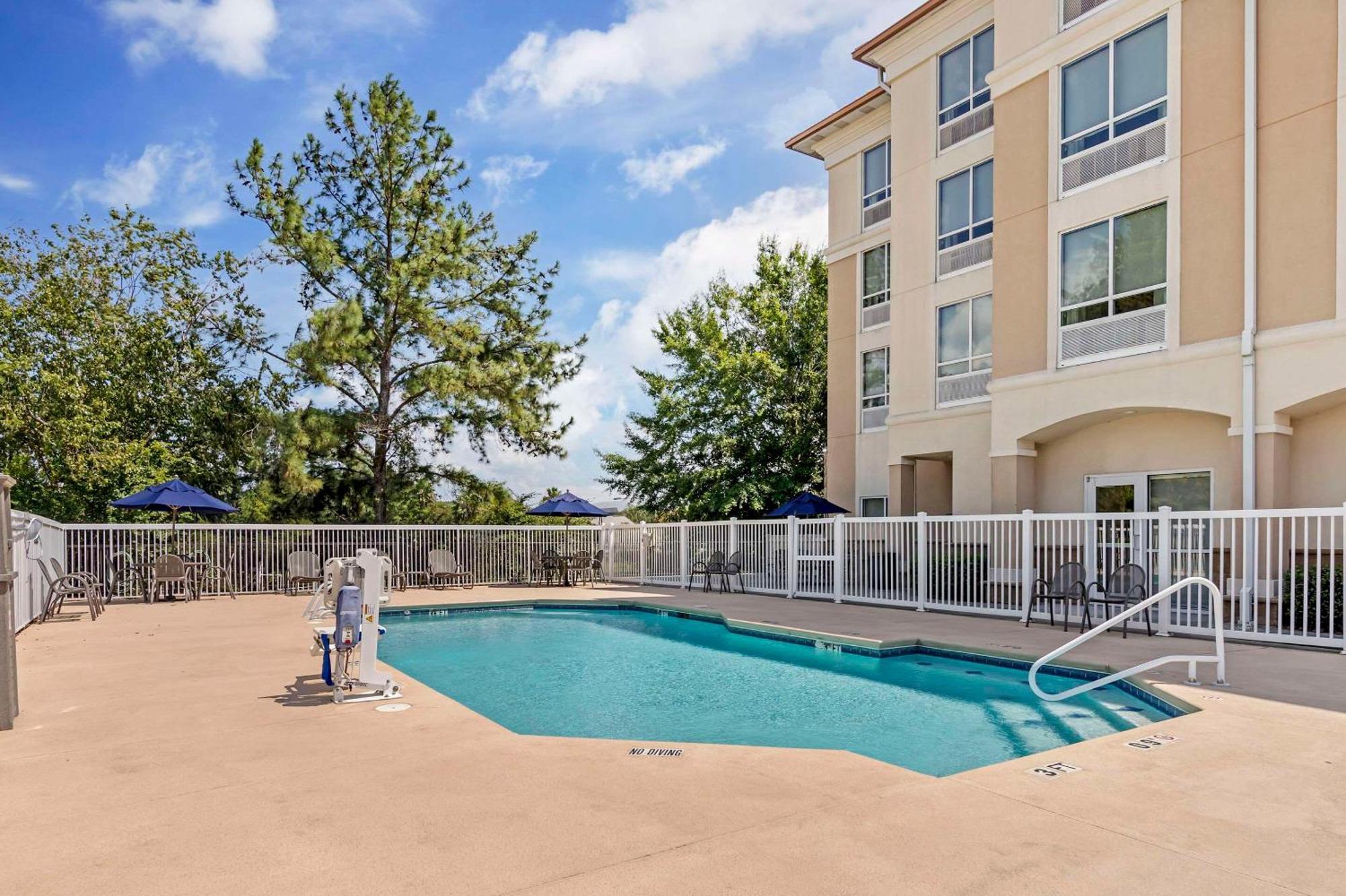 Comfort Suites Valdosta Exteriör bild